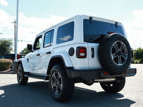 Used 2023 Jeep Wrangler Unlimited Sahara AWD/4WD image 8
