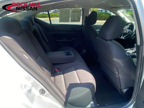 Used 2023 Nissan Altima 2.5 SV FWD image 34