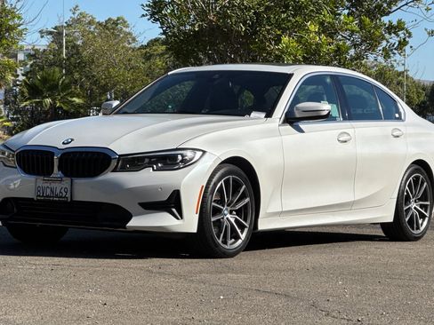 Used 2021 BMW 330i Sedan w/ Driving Assistance Package image 7