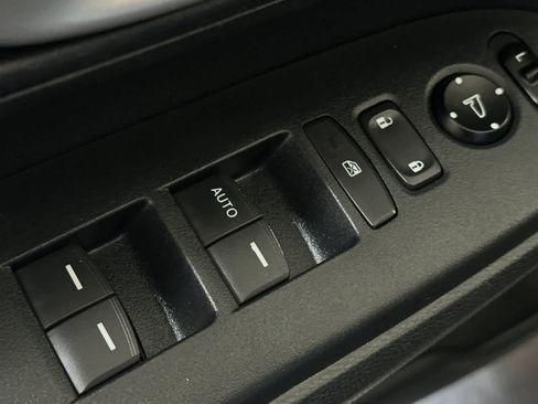 Used 2019 Honda CR-V LX image 14