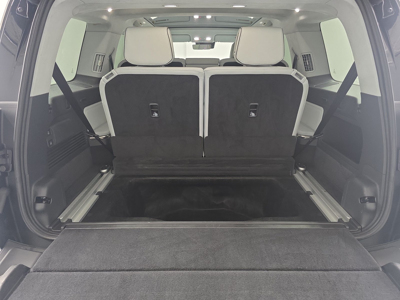 Used 2025 Rivian R1S Adventure Dual AWD/4WD image 26