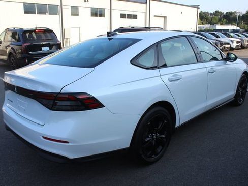 Used 2025 Honda Accord SE image 25
