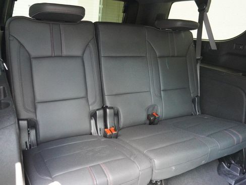 Used 2026 Chevrolet Suburban RST w/ Comfort Package RWD image 11
