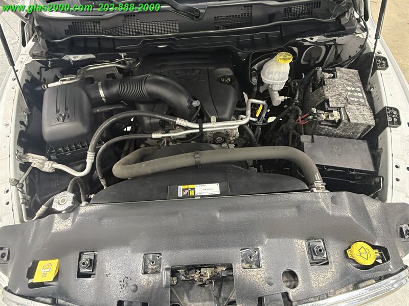 Used 2018 RAM 1500 Classic SLT AWD/4WD image 12