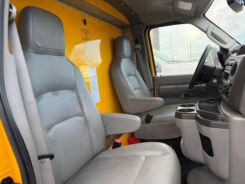 Used 2022 Ford E-350 and Econoline 350 Super Duty RWD image 24