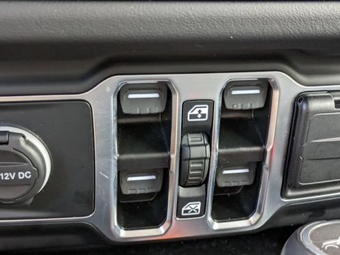 Used 2025 Jeep Gladiator Sport AWD/4WD image 29