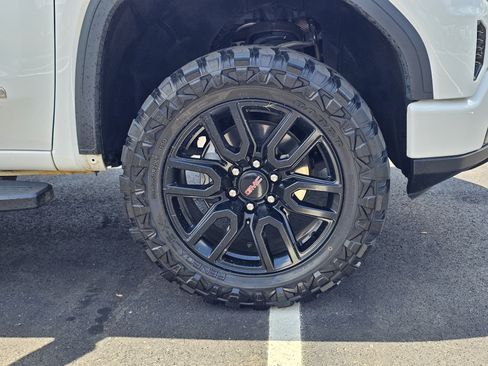 Used 2023 GMC Sierra 1500 Elevation w/ X31 Off-Road Package AWD/4WD image 7