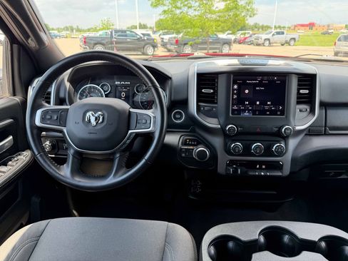 Used 2024 RAM 2500 Big Horn AWD/4WD image 27