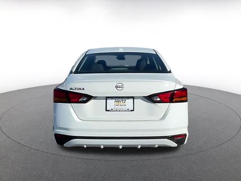 Used 2025 Nissan Altima 2.5 SV image 11