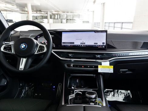 New 2026 BMW X5 xDrive50e image 11