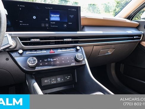 Used 2025 Hyundai Sonata Limited FWD image 30