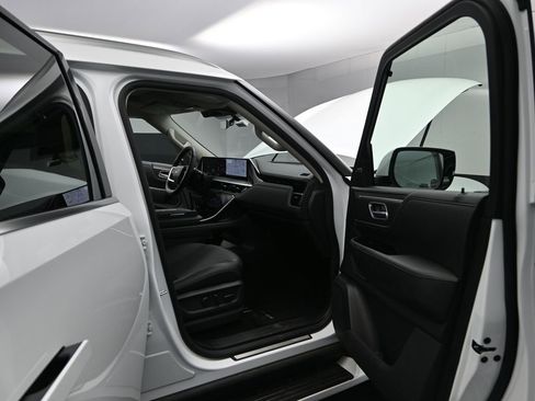 Certified 2025 INFINITI QX80 Pure image 18