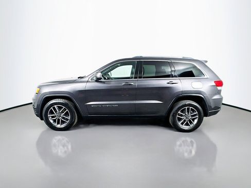 Used 2019 Jeep Grand Cherokee Laredo w/ Laredo X Package RWD image 2
