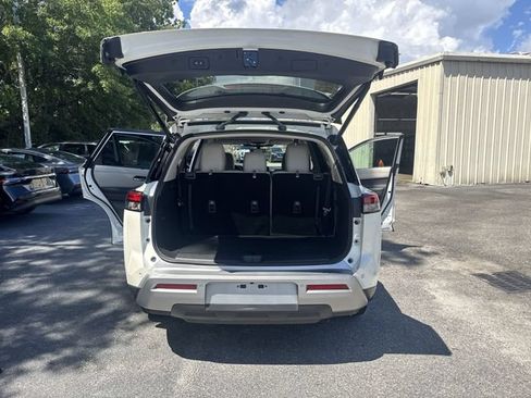 Used 2024 Nissan Pathfinder SL w/ SL Premium Package FWD image 13