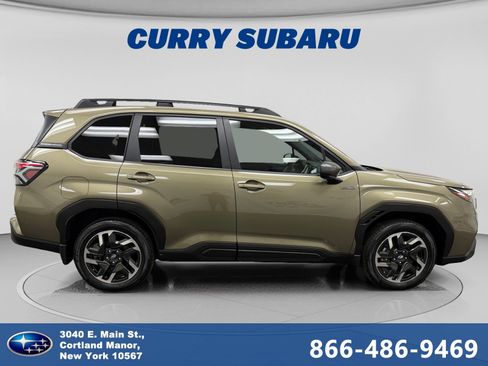 Used 2025 Subaru Forester Premium AWD/4WD image 6