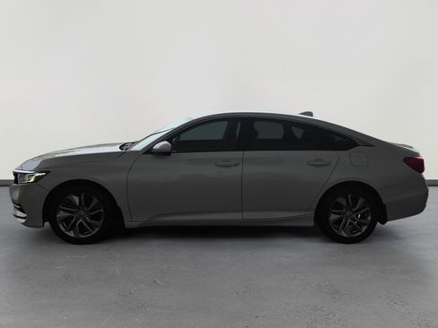Used 2018 Honda Accord LX image 2