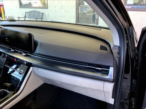 Used 2022 Kia Carnival SX Prestige image 18