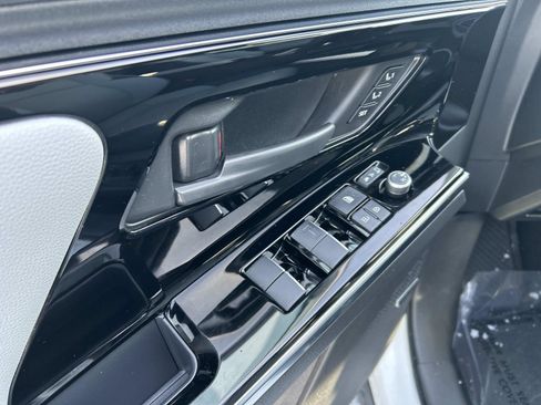 Used 2023 Subaru Solterra AWD image 18