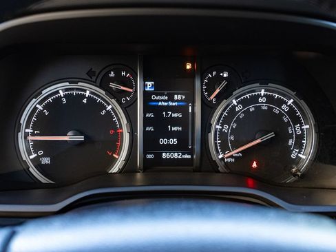 Used 2020 Toyota 4Runner TRD Off-Road Premium w/ Moonroof Package AWD/4WD image 15