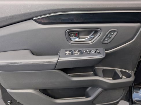 Used 2025 Honda Pilot EX-L image 14