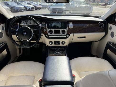 Used 2012 Rolls-Royce Ghost image 16