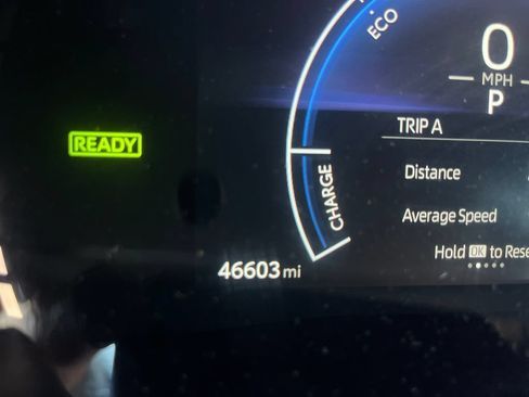 Used 2025 Toyota Camry SE w/ Convenience Package FWD image 18