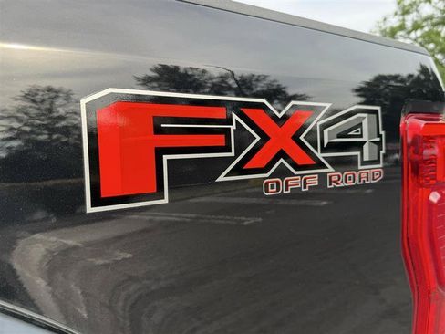 Used 2021 Ford F250 Lariat w/ Lariat Ultimate Package AWD/4WD image 9