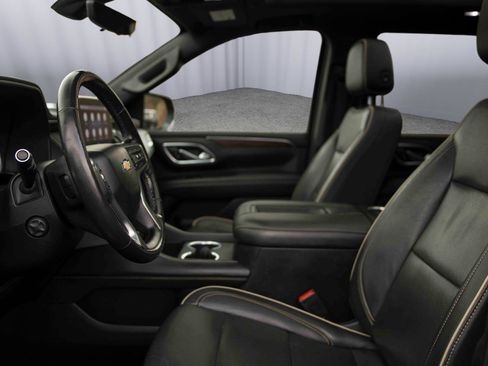 Used 2021 Chevrolet Tahoe Premier w/ Premium Package image 2