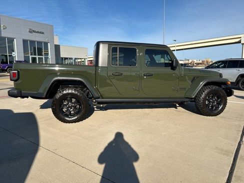Used 2023 Jeep Gladiator Willys image 10
