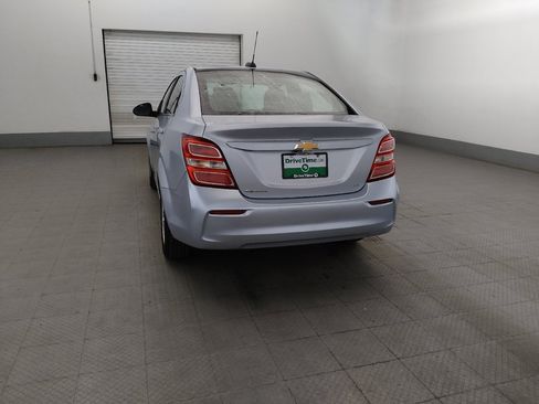 Used 2017 Chevrolet Sonic LT FWD image 6