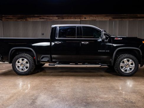 Used 2021 Chevrolet Silverado 3500 LTZ w/ LTZ Plus Package image 10