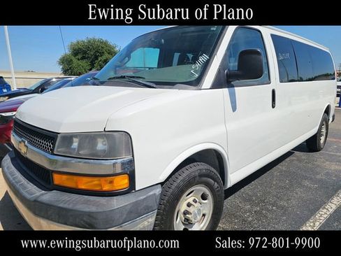Used 2018 Chevrolet Express 3500 LT w/ LT Preferred Equipment Group RWD image 3