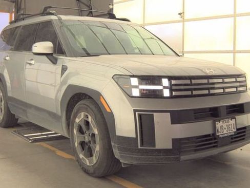 Used 2025 Hyundai Santa Fe SEL image 2