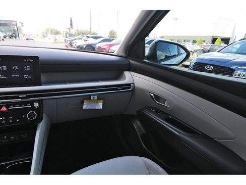 Certified 2025 Hyundai Tucson SEL FWD image 12