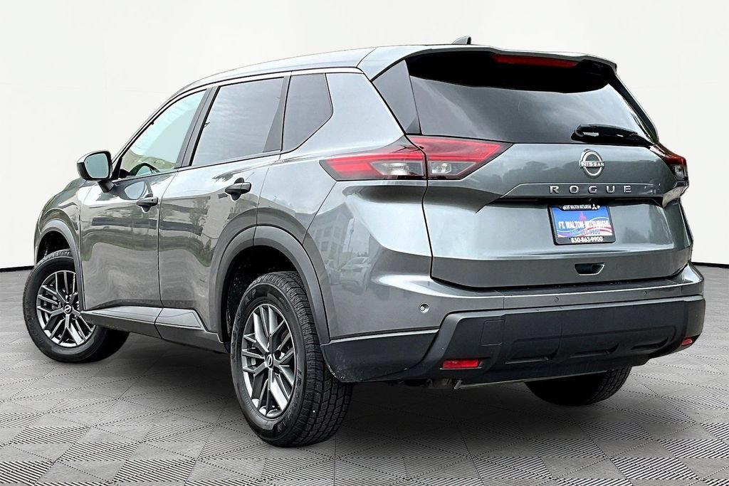 Used 2024 Nissan Rogue S FWD image 5