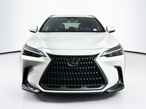 Used 2024 Lexus NX 250 FWD w/ Towing Package (2000 Lbs) image 2