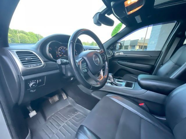 Used 2020 Jeep Grand Cherokee Altitude AWD/4WD image 11