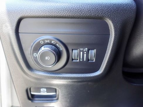 Used 2023 Jeep Grand Cherokee L Limited w/ Luxury Tech Group II AWD/4WD image 17