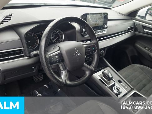 Used 2024 Mitsubishi Outlander SE FWD image 15