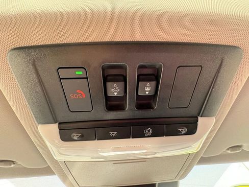 Used 2023 Nissan Rogue SL AWD/4WD image 30