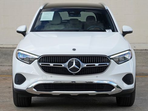 Used 2025 Mercedes-Benz GLC 350e 4MATIC image 50