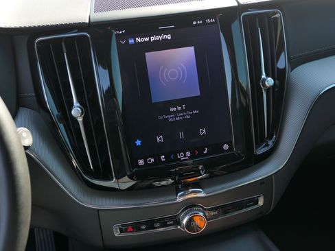 Used 2024 Volvo XC60 T8 Polestar image 20