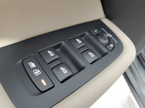 New 2027 Volvo XC60 B5 Plus AWD/4WD image 20