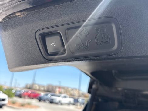 Used 2019 Lincoln Navigator L Select AWD/4WD image 30