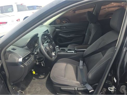 Used 2024 Nissan Altima 2.5 S image 10