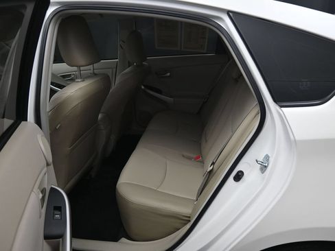 Used 2014 Toyota Prius Four FWD image 27