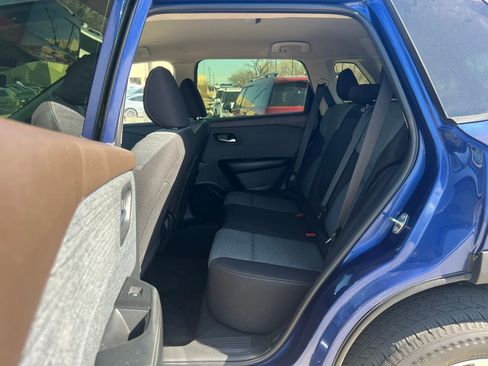 Used 2023 Nissan Rogue SV image 17