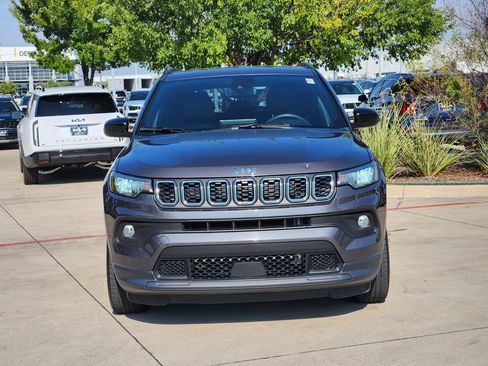 Used 2024 Jeep Compass Latitude AWD/4WD image 11