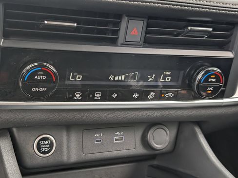 Certified 2023 Nissan Rogue SV FWD image 15