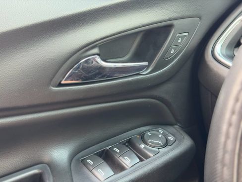 Used 2019 Chevrolet Equinox LT FWD image 20